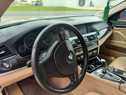 2012 BMW 5 Series 528i