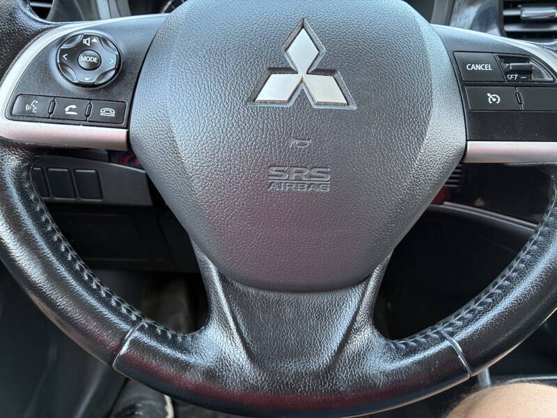 2015 Mitsubishi Outlander SE