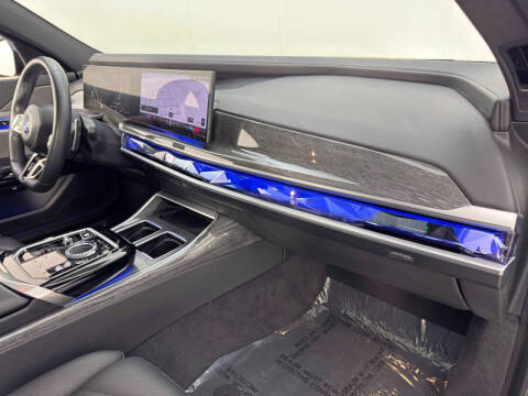 2023 BMW 7 Series 740i