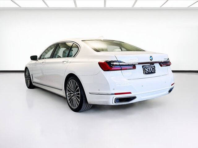2022 BMW 7 Series 740i