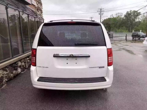 2010 Chrysler Town and Country Touring