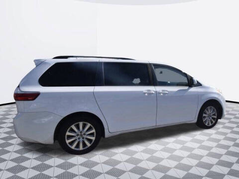 2017 Toyota Sienna LE Mobility 7-Passenger