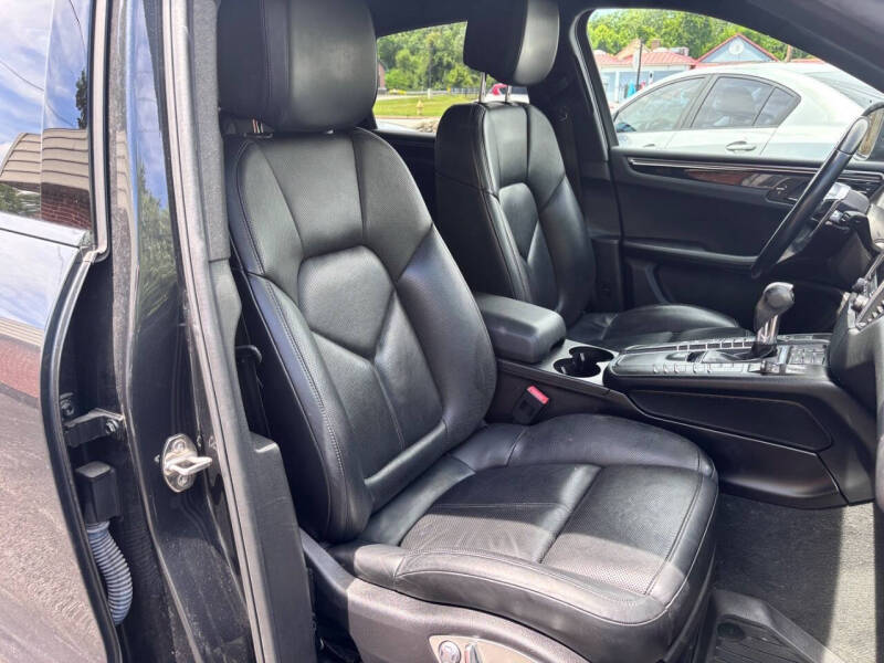 2017 Porsche Macan