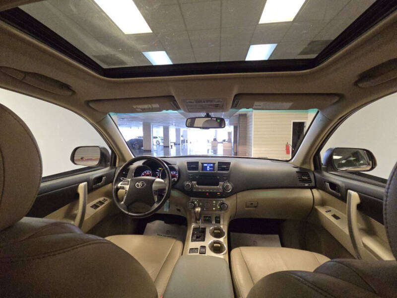 2012 Toyota Highlander SE