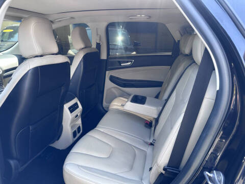 2020 Ford Edge Titanium