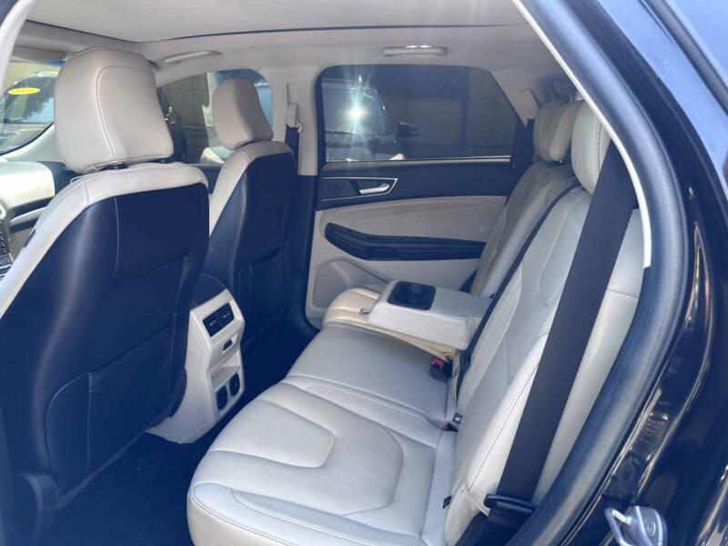 2020 Ford Edge Titanium