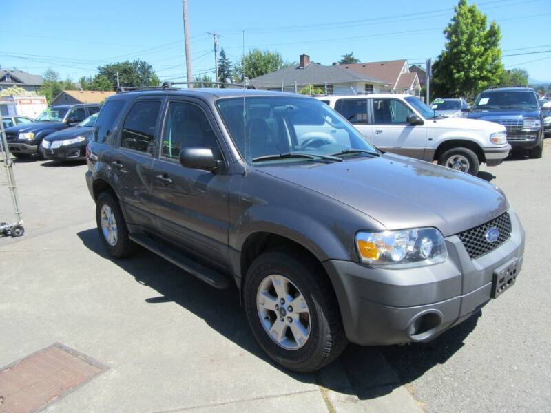 2005 Ford Escape for sale at Car Link Auto Sales LLC in Marysville WA