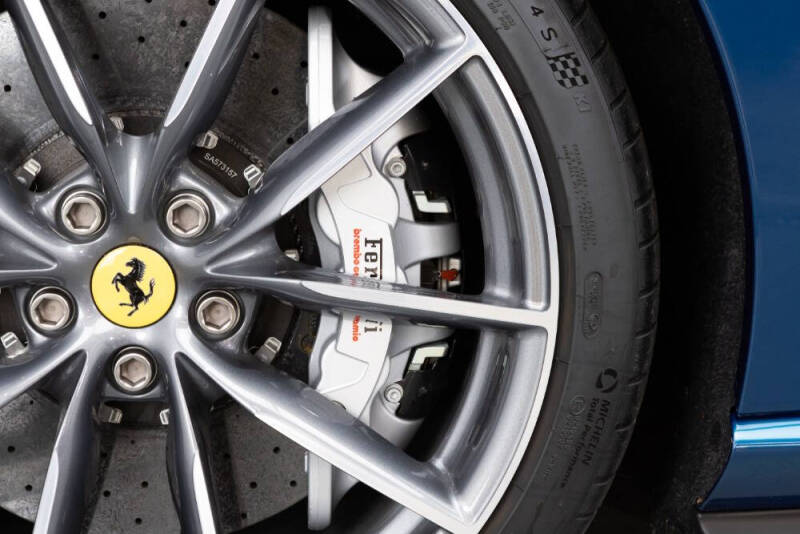 2021 Ferrari 812 GTS