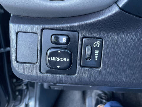 2012 Toyota Yaris 5-Door SE