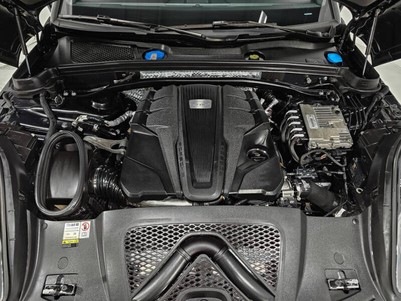 2023 Porsche Macan S