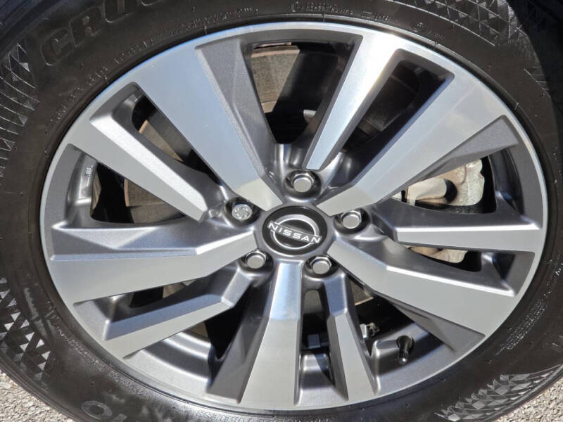 2024 Nissan Pathfinder SL