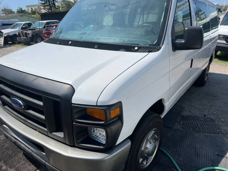 2009 Ford E-Series E-350 SD XLT