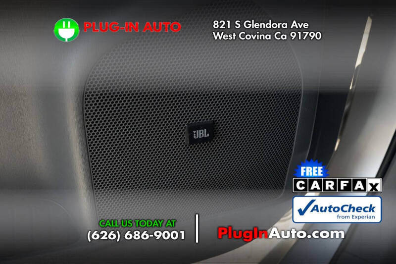 2013 Toyota Prius v Five