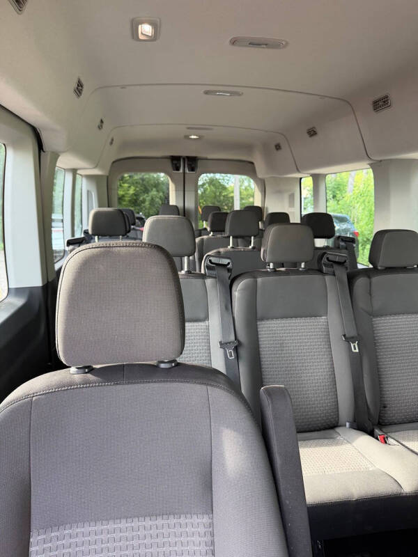 2022 Ford Transit 350 XLT