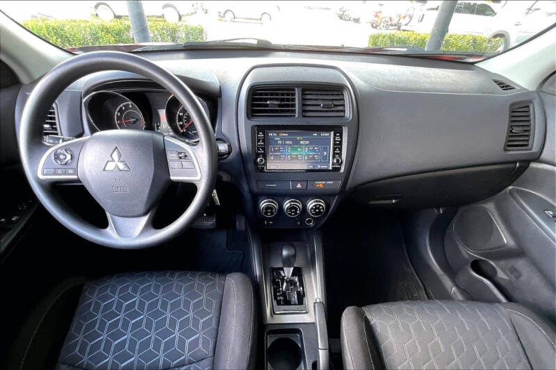 2022 Mitsubishi Outlander SE