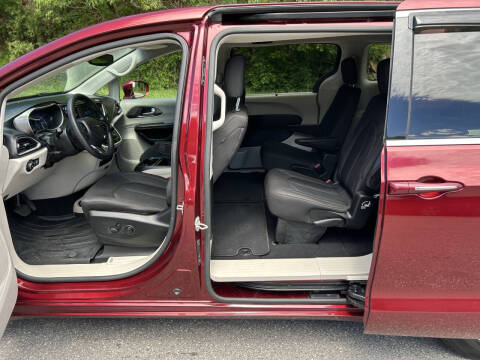 2020 Chrysler Pacifica Touring