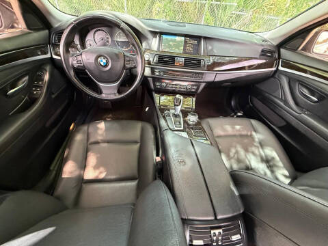 2015 BMW 5 Series 528i
