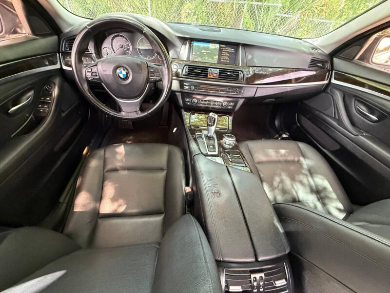 2015 BMW 5 Series 528i