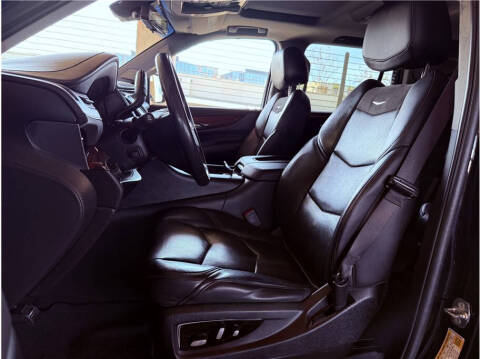 2017 Cadillac Escalade Luxury