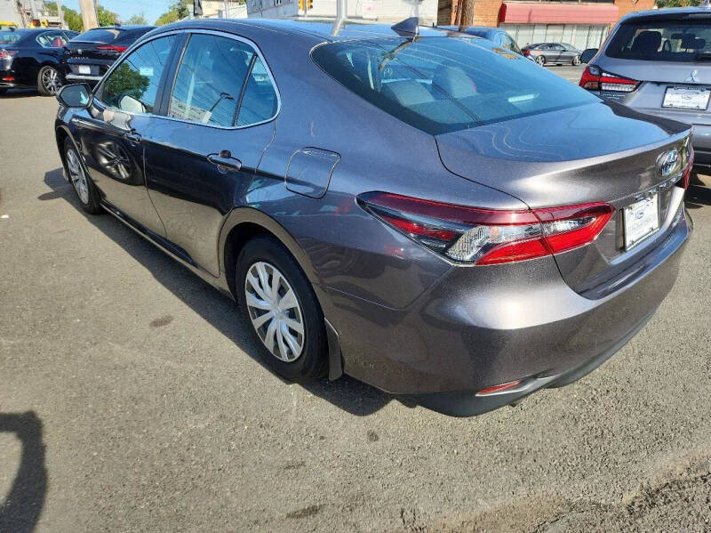 2021 Toyota Camry Hybrid LE
