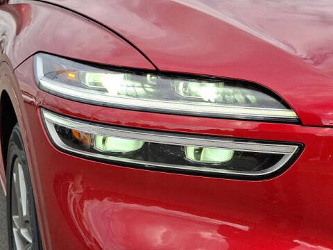 2025 Genesis GV70 2.5T Standard