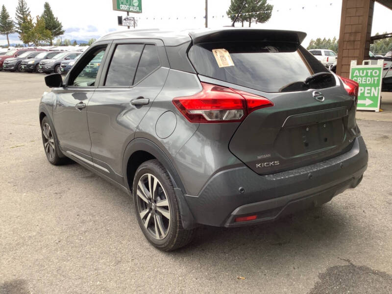 2020 Nissan Kicks SR