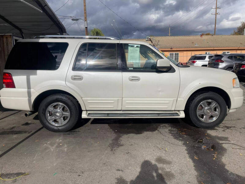 2006 Ford Expedition Limited photo 2