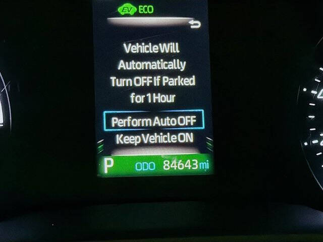 2022 Toyota Sienna LE 8-Passenger