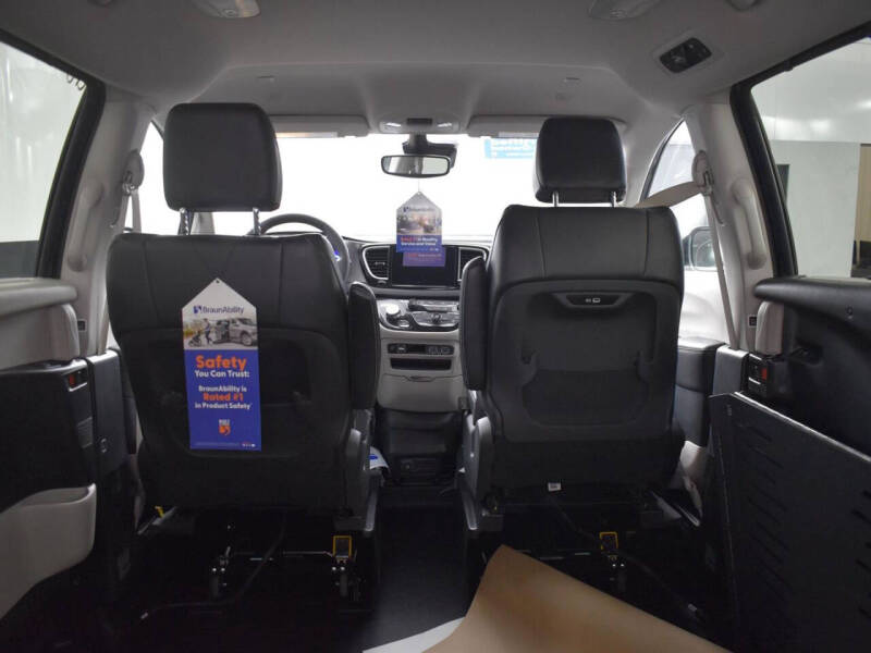 2024 Chrysler Pacifica Touring L