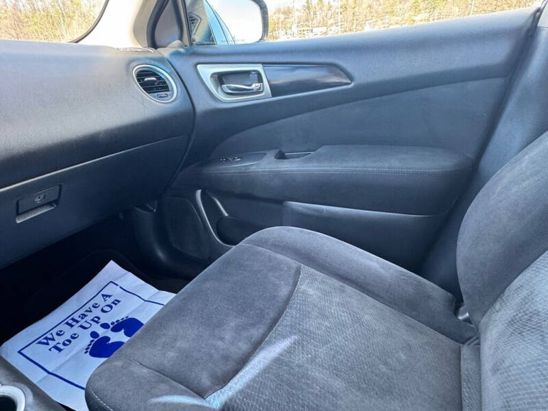 2016 Nissan Pathfinder S