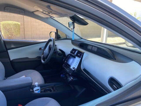 2022 Toyota Prius LE