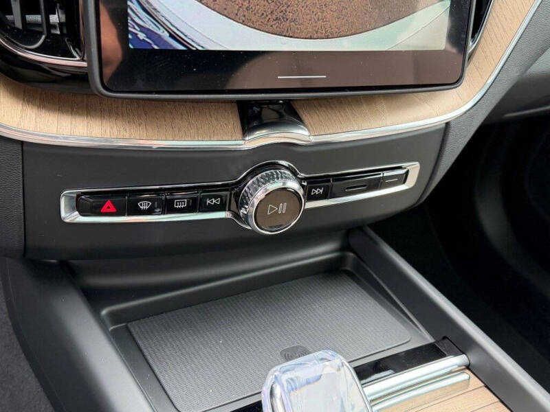 2026 Volvo XC60 B5 Core