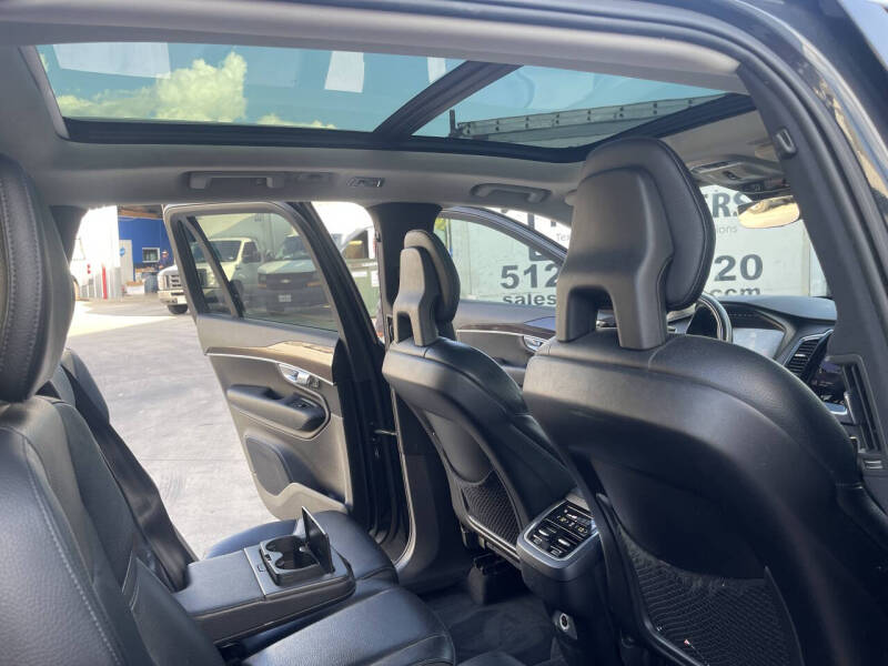 2016 Volvo XC90 T6 Momentum