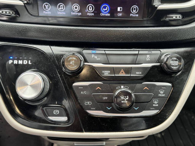 2017 Chrysler Pacifica Touring