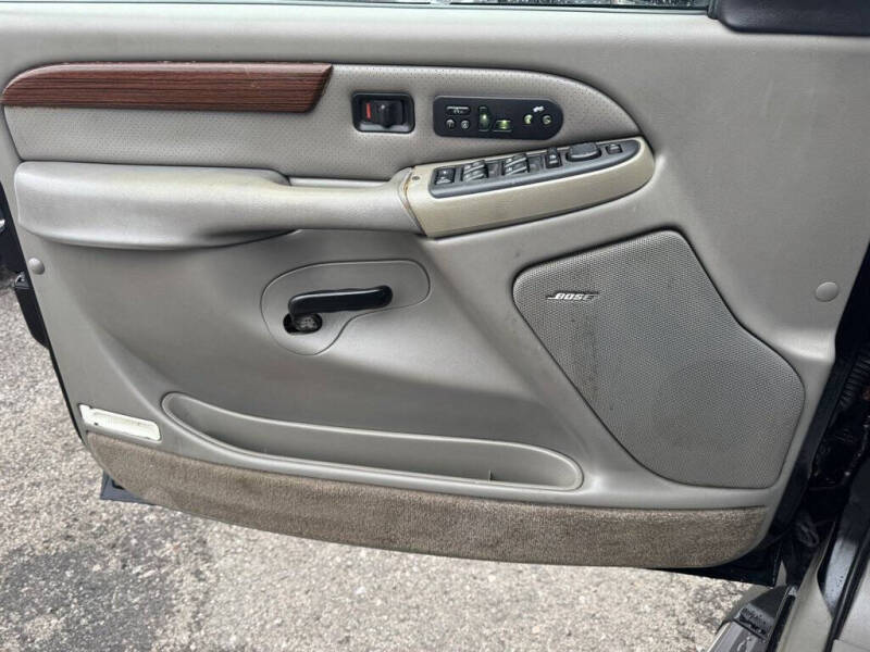 2004 Cadillac Escalade