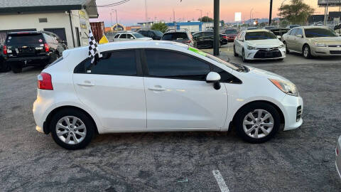 2017 Kia Rio 5-Door LX