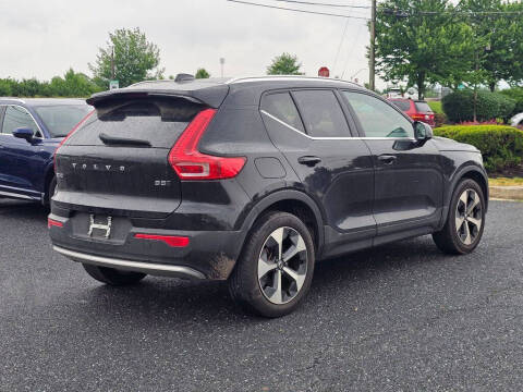 2023 Volvo XC40 B5 Plus Bright Theme