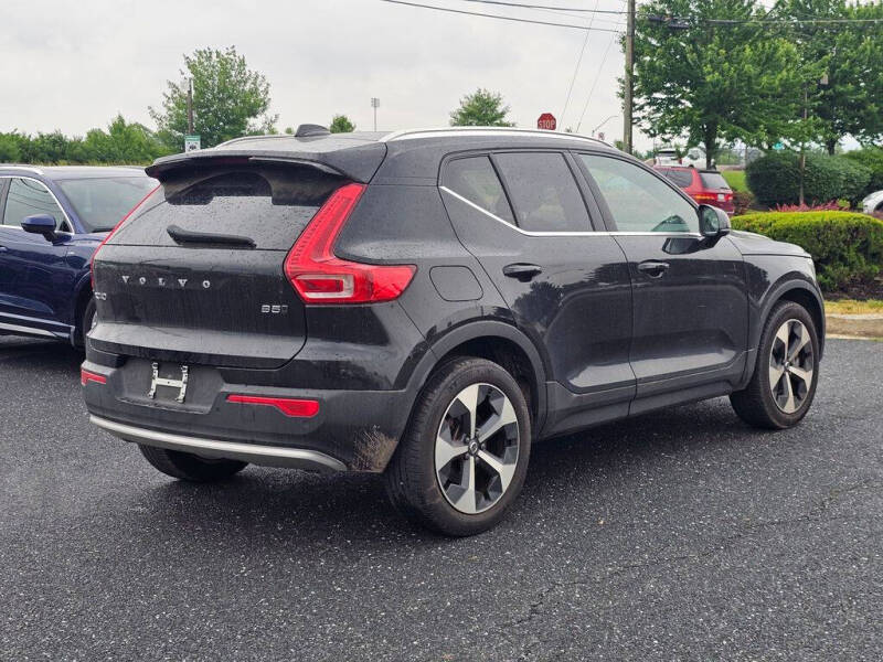 2023 Volvo XC40 B5 Plus Bright Theme