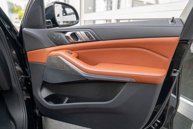2022 BMW X5 36