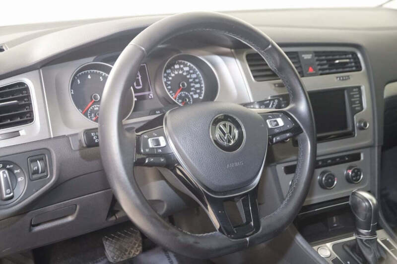 2017 Volkswagen Golf TSI Wolfsburg Edition