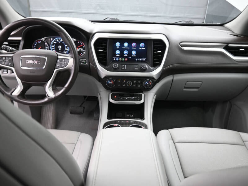 2022 GMC Acadia SLT