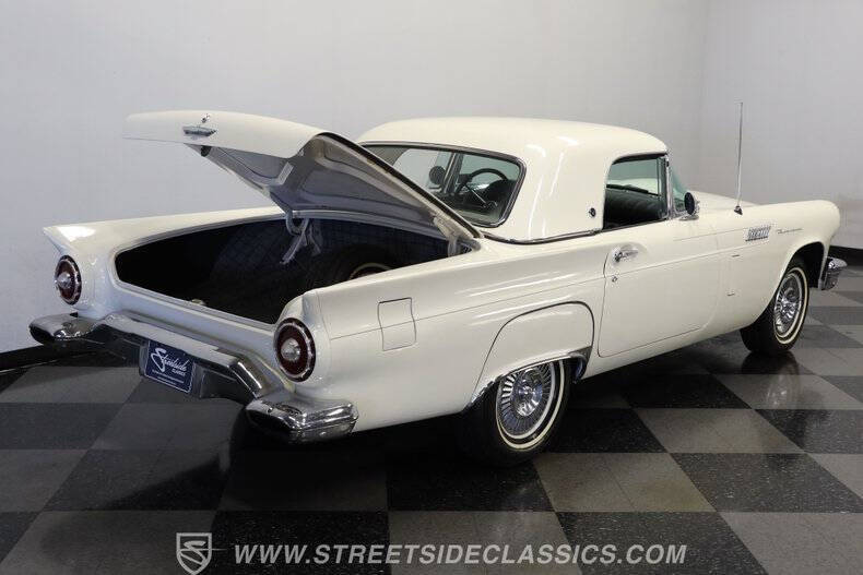1957 Ford Thunderbird