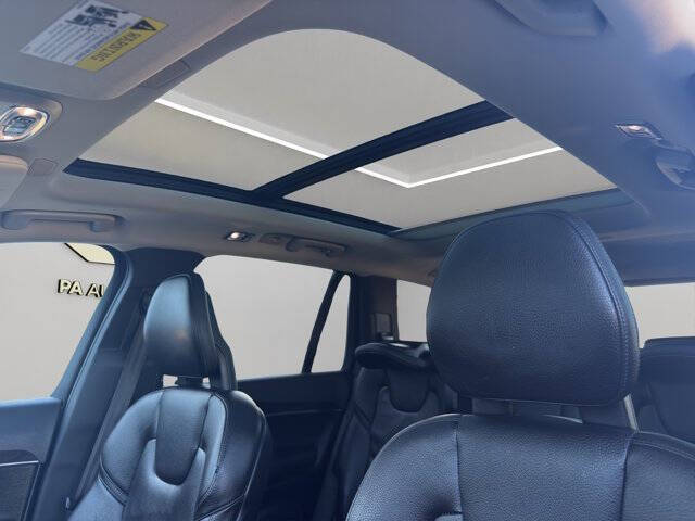 2018 Volvo XC90 T6 Momentum