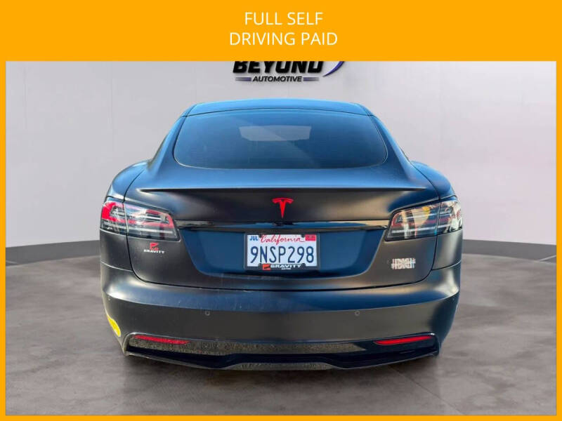 2022 Tesla Model S Plaid