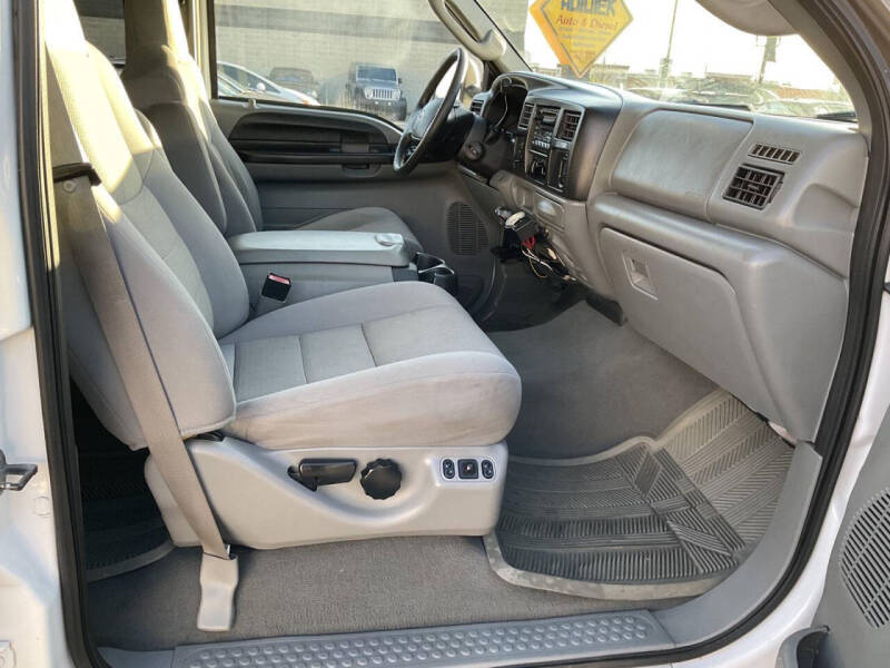 2005 Ford Excursion XLT