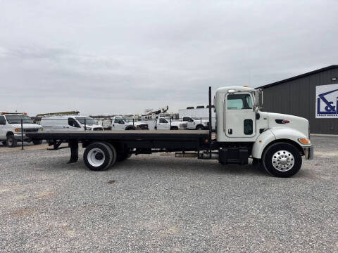 2009 Peterbilt 330
