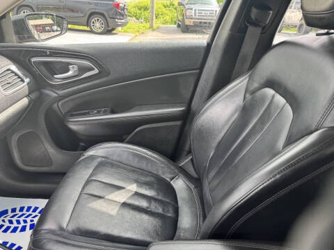 2015 Chrysler 200 C