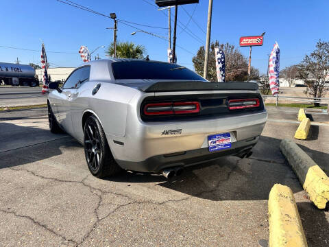 2015 Dodge Challenger R/T Scat Pack Shaker