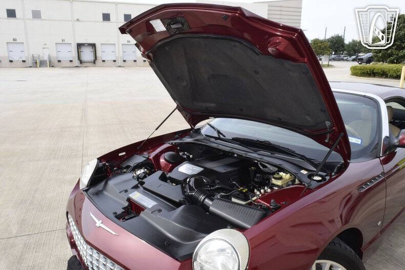 2004 Ford Thunderbird Deluxe