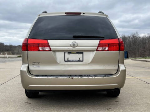 2004 Toyota Sienna